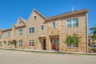 2821 Lindale Dr in Carrollton, TX - Building Photo