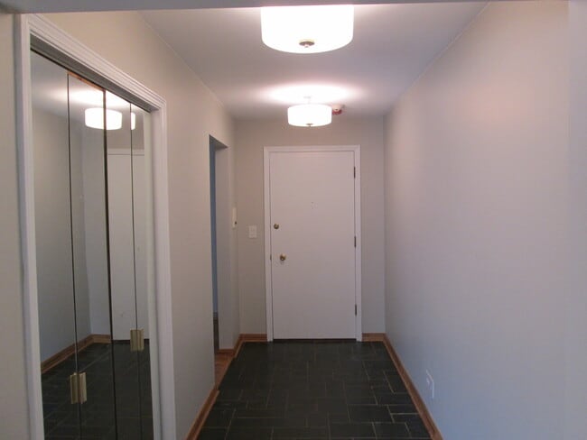 400 Thames Pkwy in Park Ridge, IL - Building Photo - Building Photo