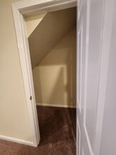 27 Van Buren Ave, Unit B-1 in Norwalk, CT - Foto de edificio - Building Photo