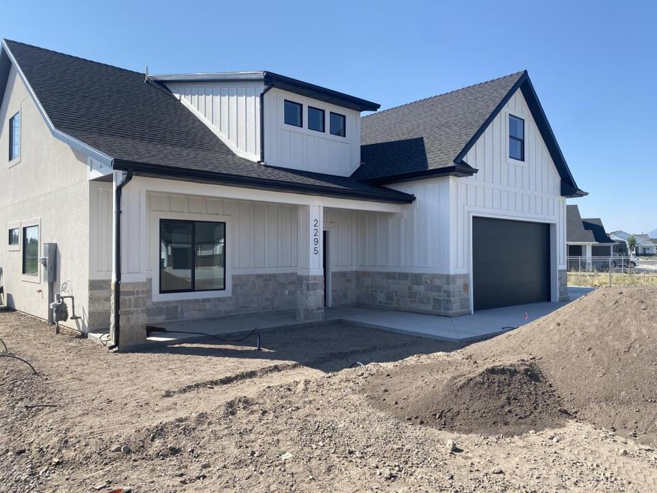 2295 S 3150 W in West Haven, UT - Foto de edificio