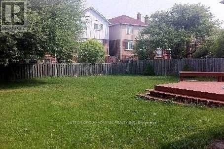 270 Fisherville Rd in Toronto, ON - Building Photo - Building Photo