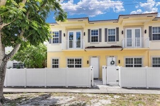 3436 NE 15th Ave in Oakland Park, FL - Building Photo - Building Photo