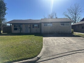 3906 Madden Ln in Houston, TX - Building Photo