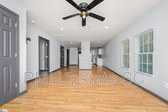 249 E Hampton Ave in Spartanburg, SC - Building Photo - Building Photo