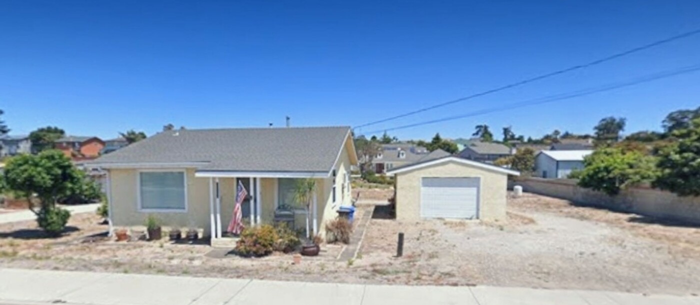 2679 Cienaga St in Oceano, CA - Building Photo