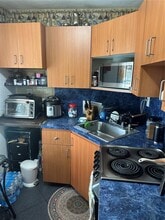 2375 NE 137th St in North Miami Beach, FL - Building Photo - Building Photo