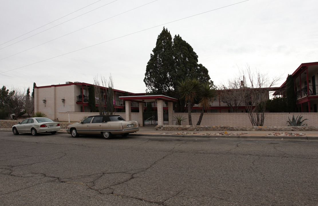 Park Foothill Apartments in El Paso, TX - Building Photo