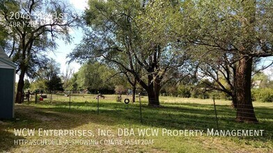 2043 SE 41st St in Topeka, KS - Building Photo - Building Photo