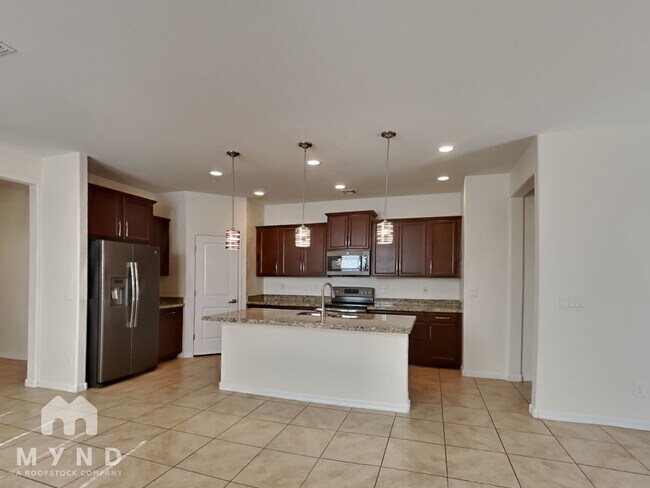 35167 N Braeden Dr in San Tan Valley, AZ - Foto de edificio - Building Photo