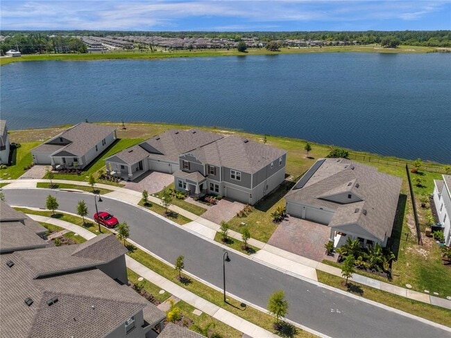 3033 Ella Wy in St. Cloud, FL - Building Photo - Building Photo