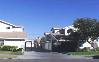 11140 Duncan Ave Apartments