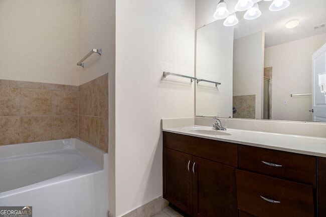 870 Mayson Turner Rd NW in Atlanta, GA - Building Photo - Building Photo