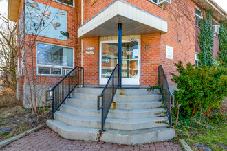 Primrose Housing Co-op in Toronto, ON - Building Photo - Building Photo