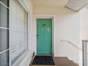 4910 Cougar Ct N in Naples, FL - Building Photo - Building Photo