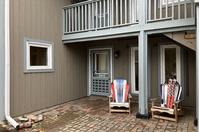 property at 903 Cedar Pointe Ct