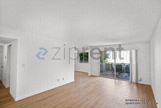 255 S Rengstorff Ave in Mountain View, CA - Foto de edificio - Building Photo