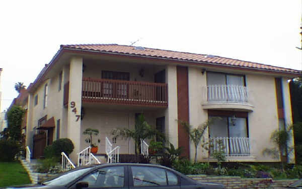 947 17th St in Santa Monica, CA - Building Photo