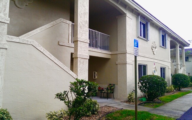 8460-8466-8466 NW 40th St in Coral Springs, FL - Building Photo - Building Photo