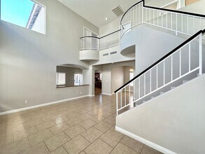 7872 Delta Oak Ct in Las Vegas, NV - Building Photo - Building Photo