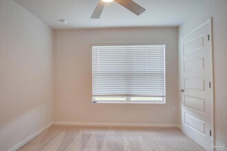 7328 Lakeside Oak Ct in Bellview, FL - Building Photo - Building Photo