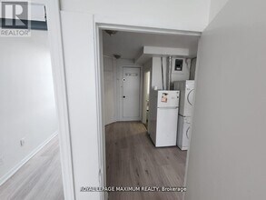827 Albion Rd in Toronto, ON - Building Photo - Building Photo