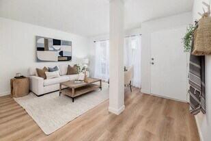 13754 Mango Dr in Del Mar, CA - Building Photo