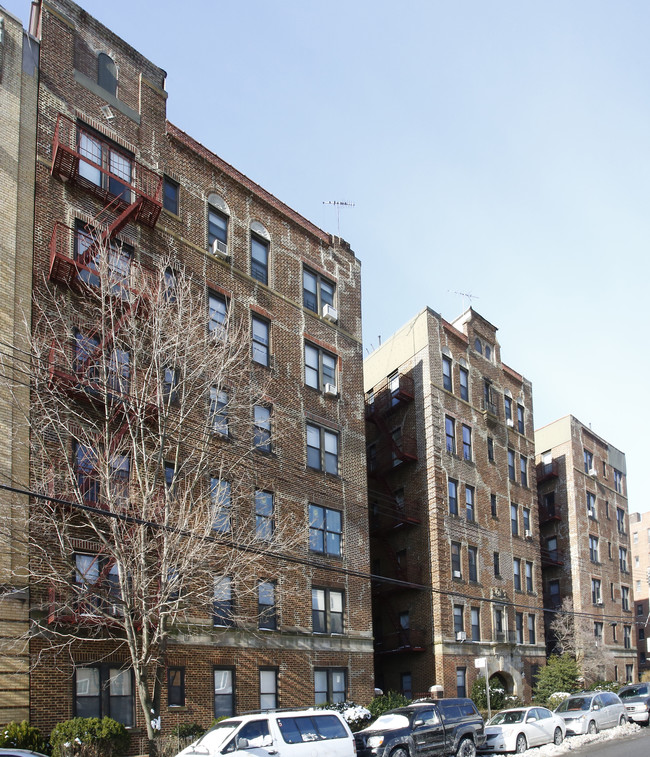 28 Marine Ave in Brooklyn, NY - Foto de edificio - Building Photo