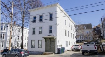 25 Hill St in Biddeford, ME - Building Photo