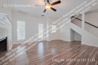 11710 Southlake Dr in Houston, TX - Building Photo - Building Photo