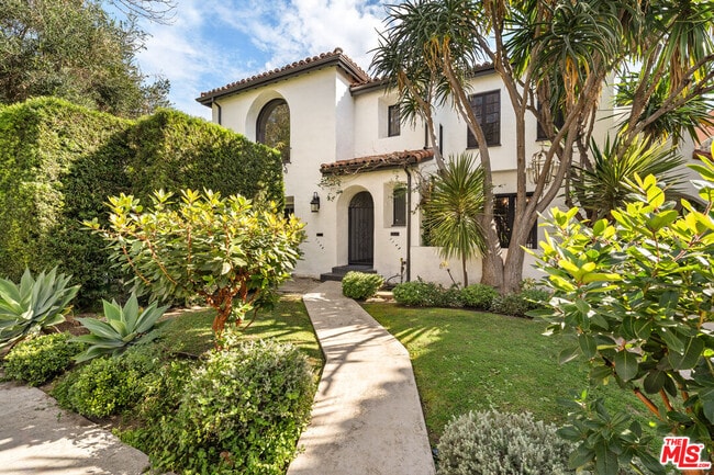 property at 1146 S Hayworth Ave