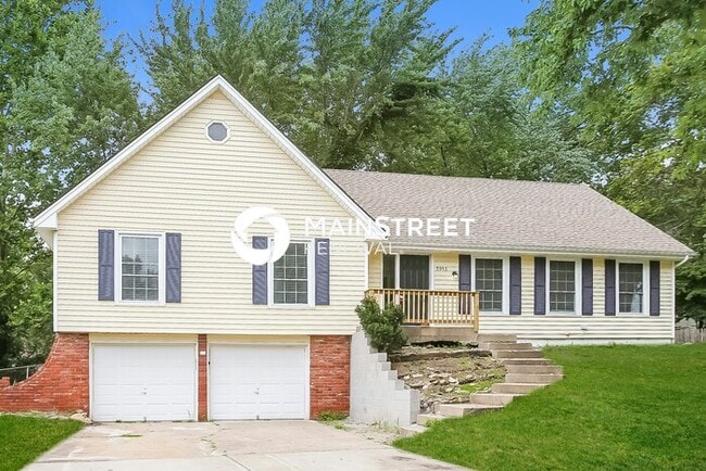 property at 9952 N Charlotte St