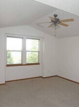 1004 Winona Cir in Loveland, CO - Building Photo - Building Photo