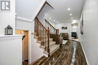 25 Dunure Crescent in Brampton, ON - Building Photo - Building Photo