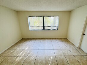 2050 N Congress Ave in West Palm Beach, FL - Building Photo - Building Photo