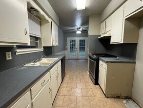 10853 E 33rd Pl in Tulsa, OK - Building Photo - Building Photo