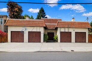 Unit 4 in Oakland, CA - Building Photo