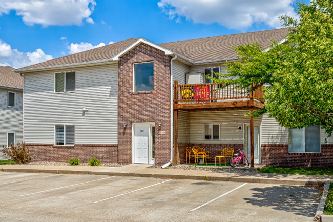 1435 Prairie Dr-Unit -3 in Story City, IA - Building Photo - Building Photo