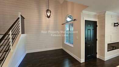 102 Pierpoint Cir in Folsom, CA - Building Photo - Building Photo