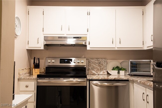 property at 1724 Pine Valley Dr