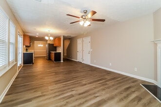 1113 Liriope Ln SE in Lawrenceville, GA - Foto de edificio - Building Photo