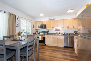 Overlook at Thornton in Thornton, CO - Building Photo