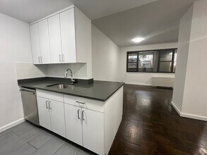 405 E 56th St in New York, NY - Building Photo - Building Photo