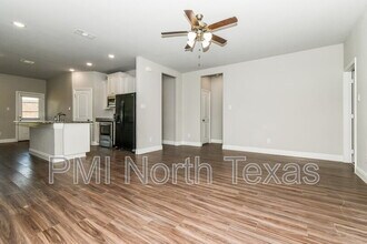 6415 Graceland Dr in Greenville, TX - Foto de edificio - Building Photo