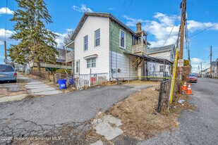 1216 Lafayette St in Scranton, PA - Building Photo