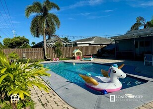 1381 Wyndcliff Dr in Wellington, FL - Building Photo - Building Photo