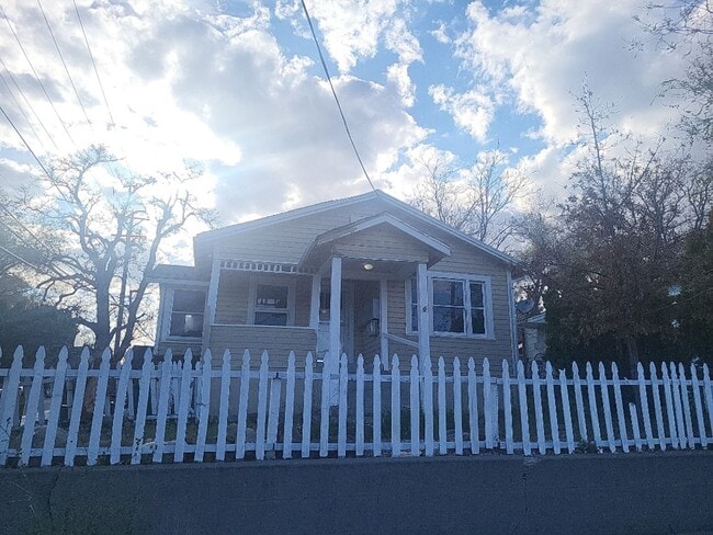 property at 305-305 W 11th St