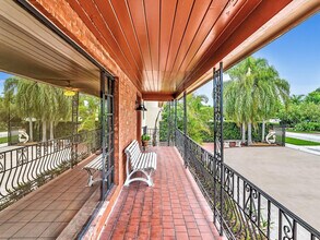 8020 SW 19th St in Miami, FL - Building Photo - Building Photo
