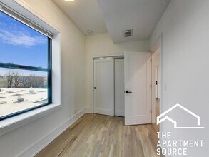 2551 W Hirsch St in Chicago, IL - Building Photo - Building Photo