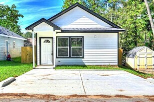 9775 Black Gum in Willis, TX - Building Photo