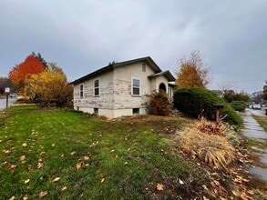 1711 W Bell St in Yakima, WA - Building Photo - Building Photo